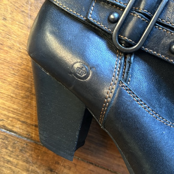 Borne knee high black leather boot. 3” heel - Picture 2 of 6